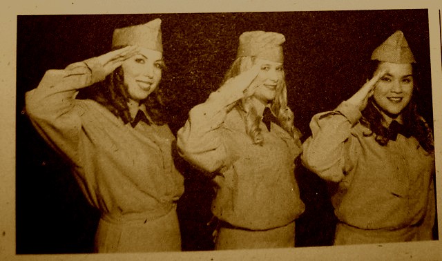 Foxworth Sisters (Jennifer Dixon, Angie Crooks & Rissa Arias)